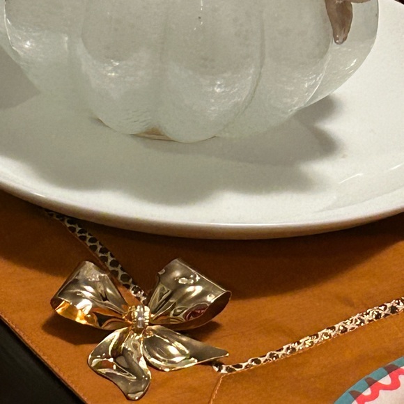 Stunning 😍 gold tone brooch very pretty - Picture 13 of 14